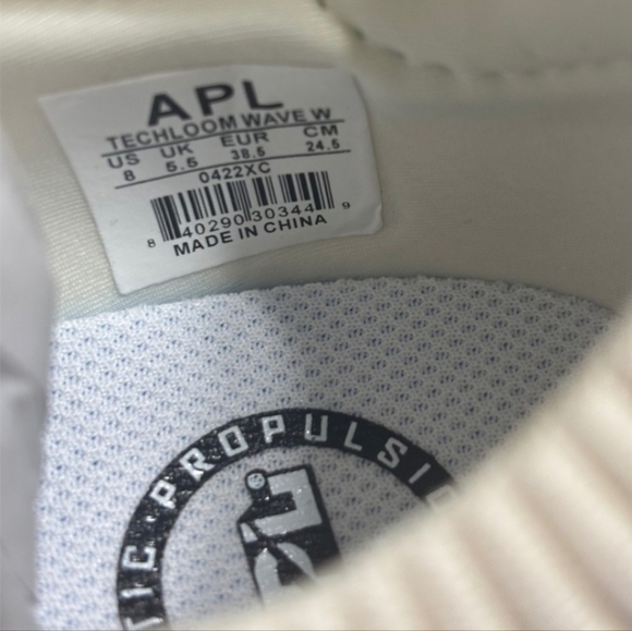 NIB APL TechLoom Wave Women's 7.5 Ivory Cream Running Sneakers Slip-On - Picture 10 of 13